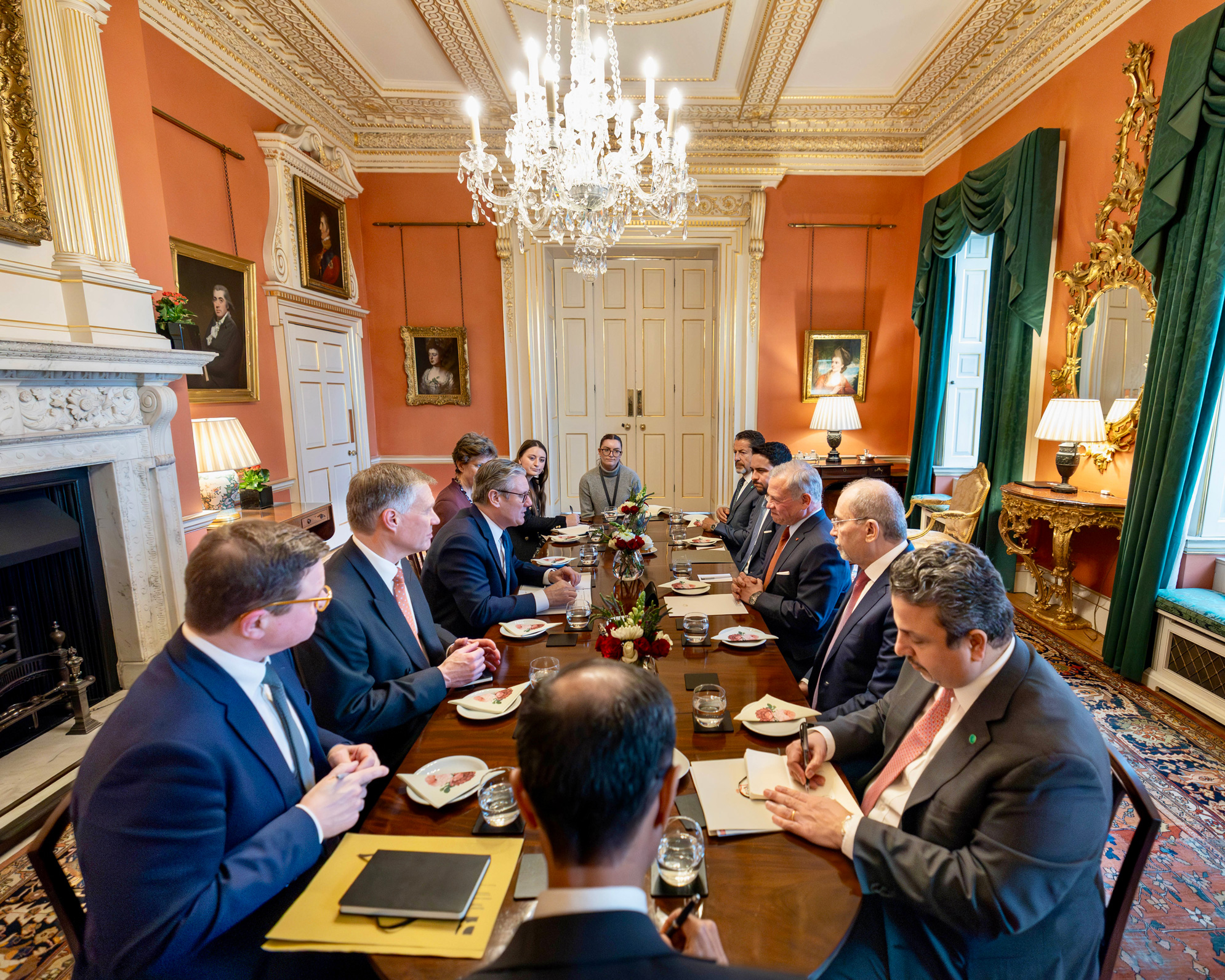 King meets with UK PM in London