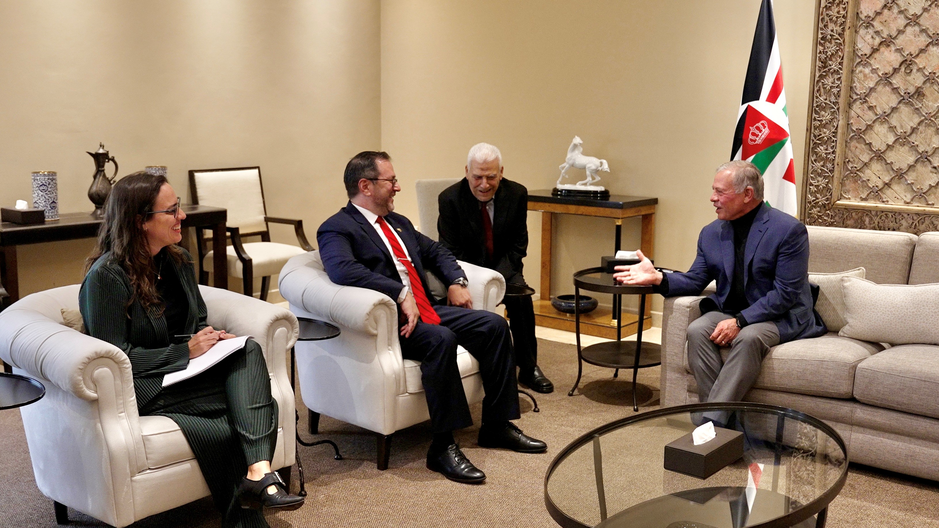 King receives Venezuela FM