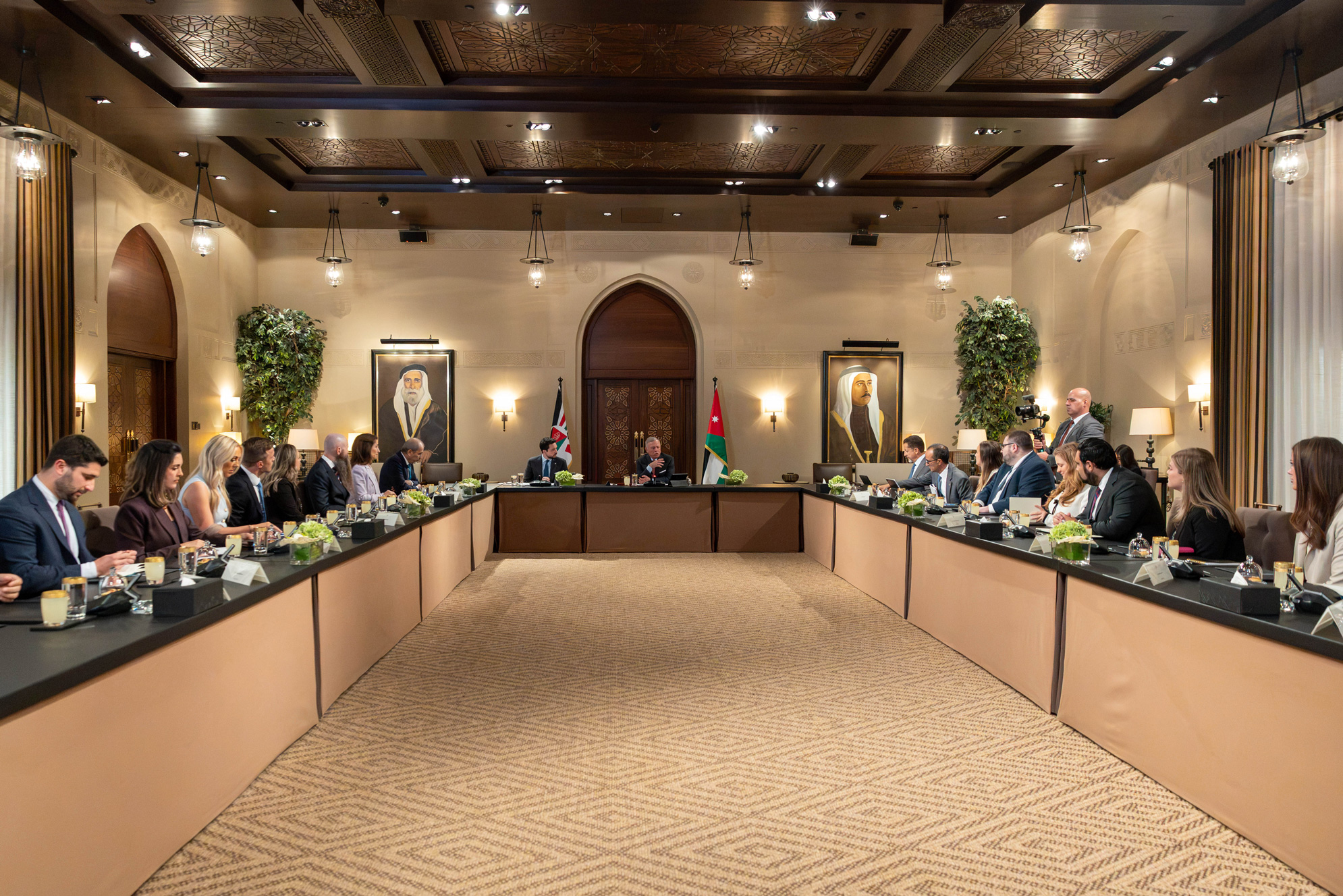 King receives US Congress staffers