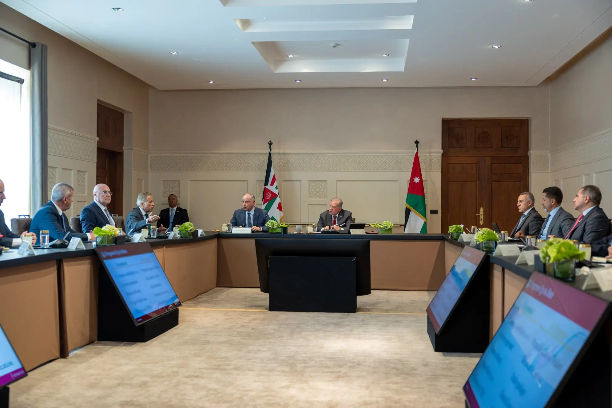 الملك يتابع عمل الحكومة في قطاع الغاز وخطط تطويره بما يدعم أمن الطاقة