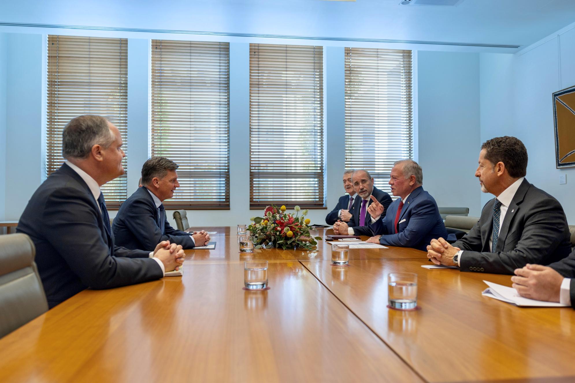 King meets with Australian Parliament opposition leader