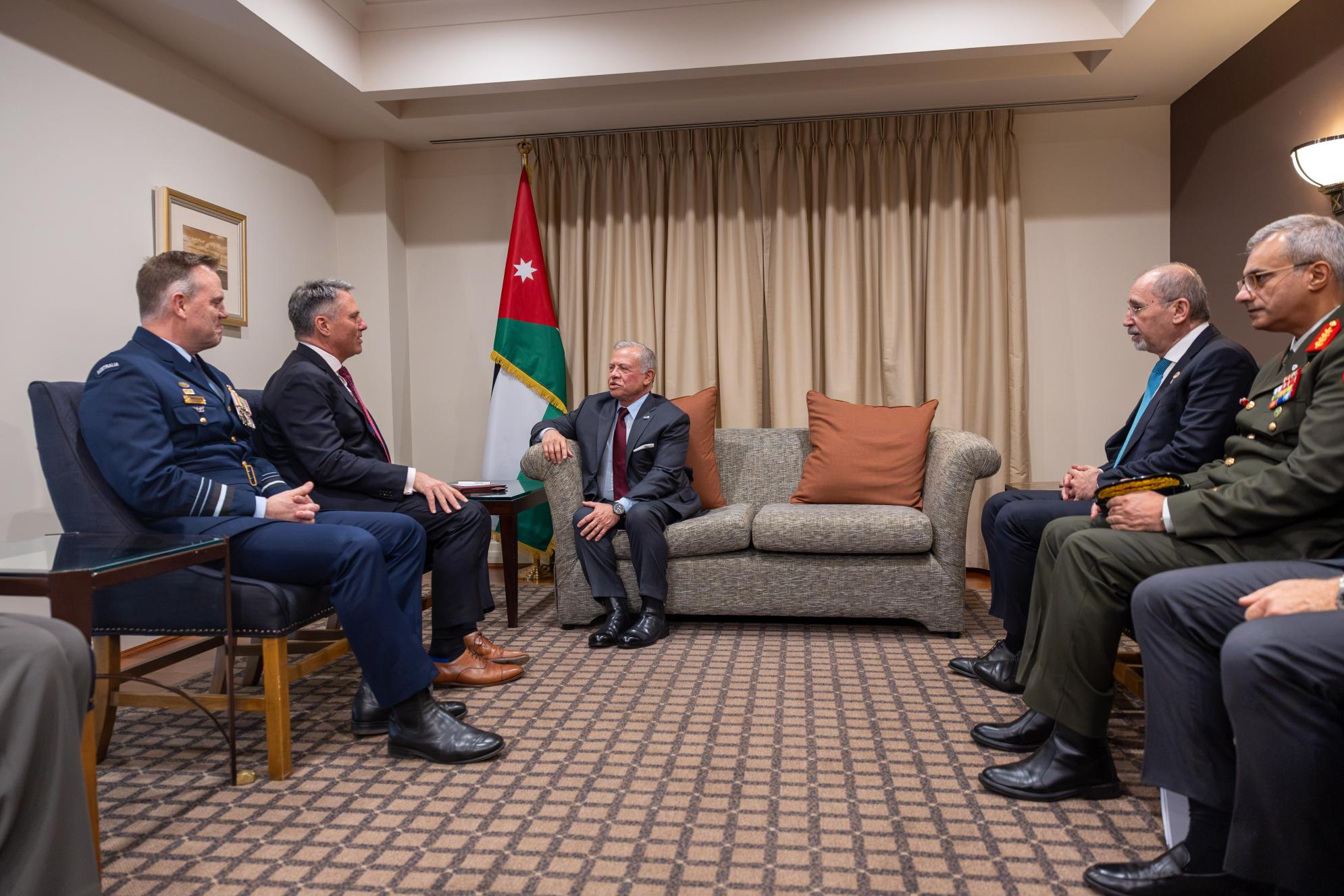 King, Australia defence minister discuss cooperation in defence, security
