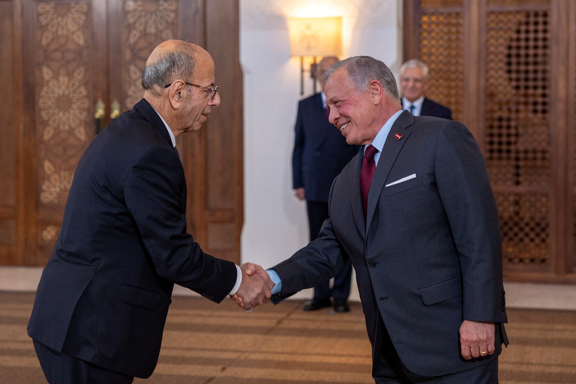 الربيع يؤدي اليمين الدستورية أمام الملك عضوا في المحكمة الدستورية